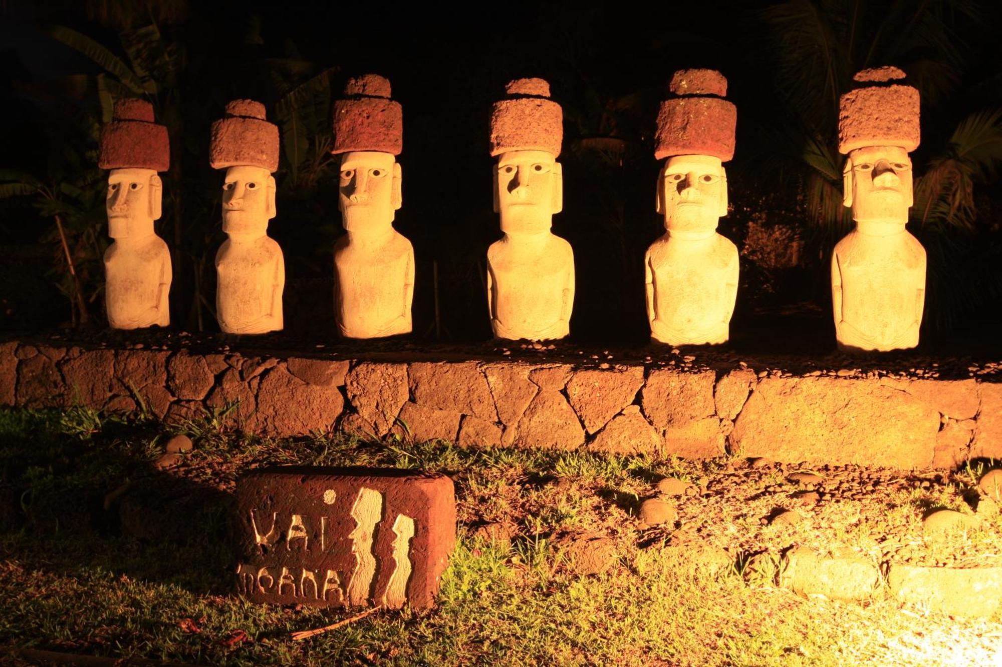 Hotel Vai Moana Hanga Roa Exterior photo