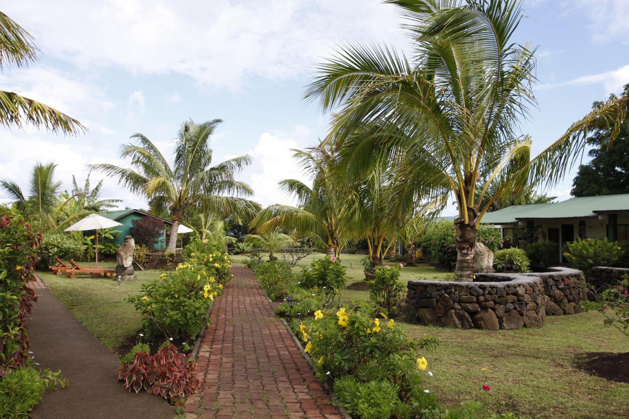 Hotel Vai Moana Hanga Roa Exterior photo