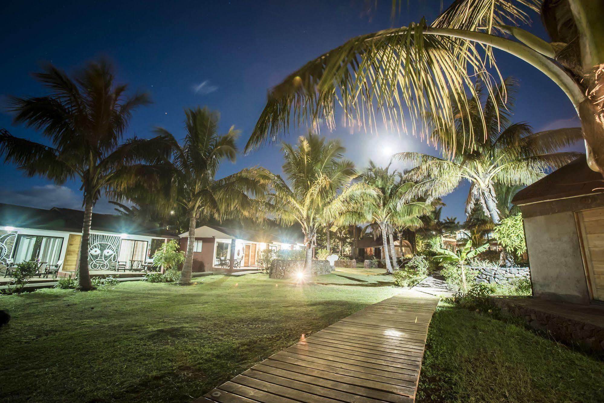 Hotel Vai Moana Hanga Roa Exterior photo