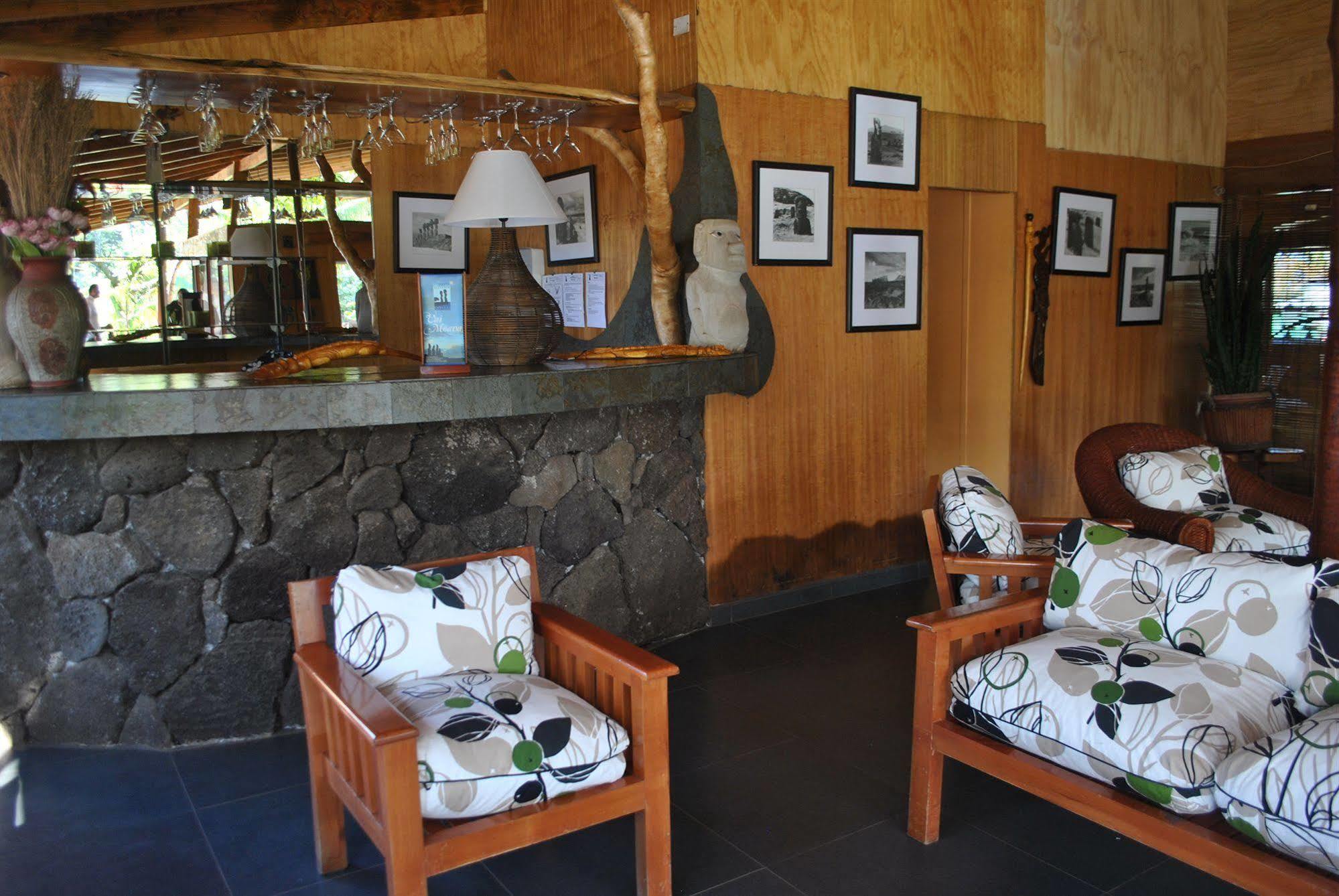 Hotel Vai Moana Hanga Roa Exterior photo